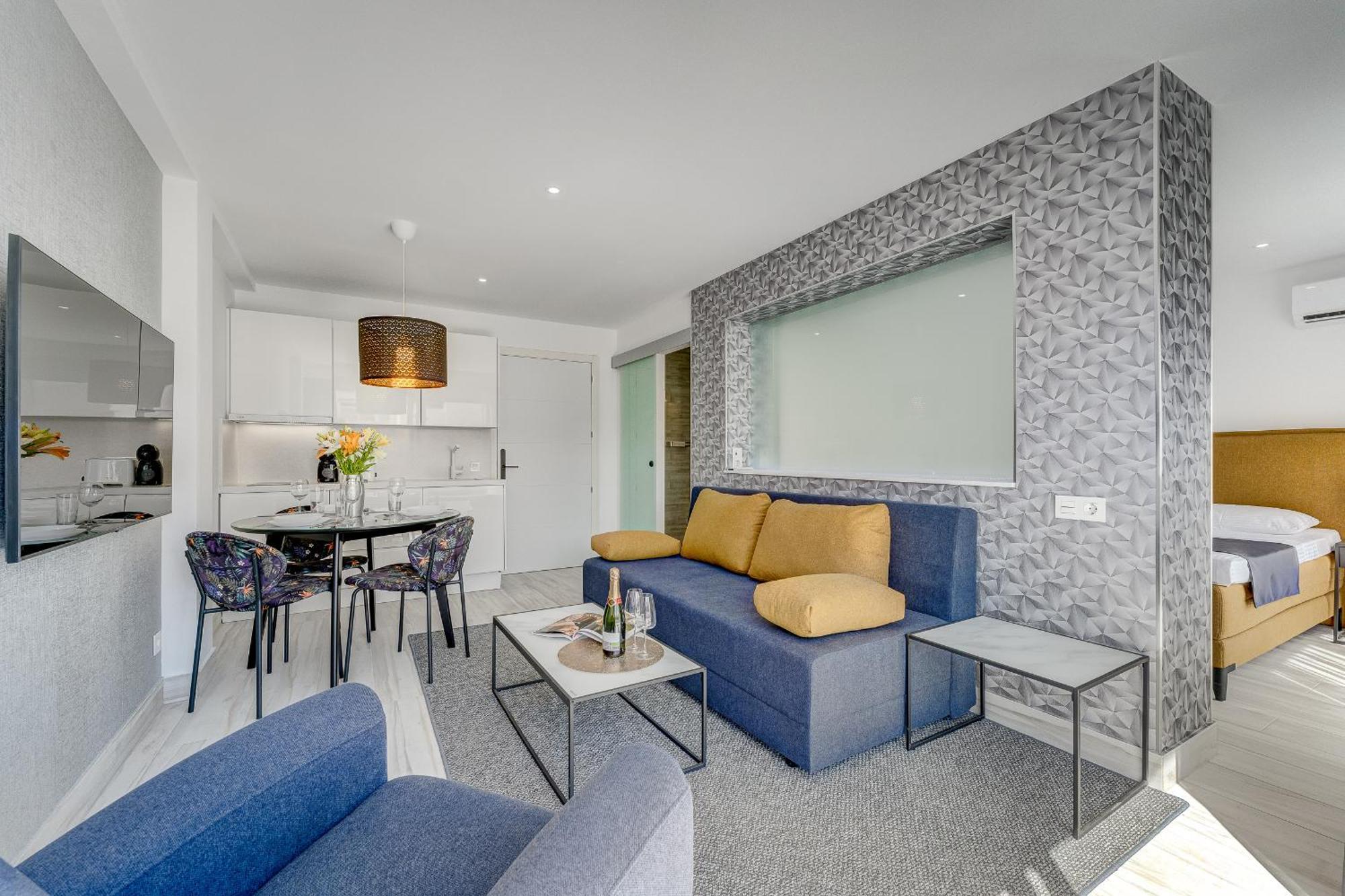 Bal Apartments Adults Only อาโรนา ภายนอก รูปภาพ